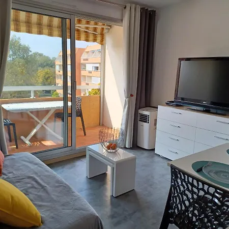 Cosy En Bord De - Port Santia Lucia St Raphael Appartement Saint-Raphaël